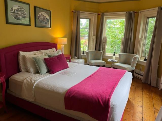 La Belle Victorienne Hotel Magog Bagian luar foto