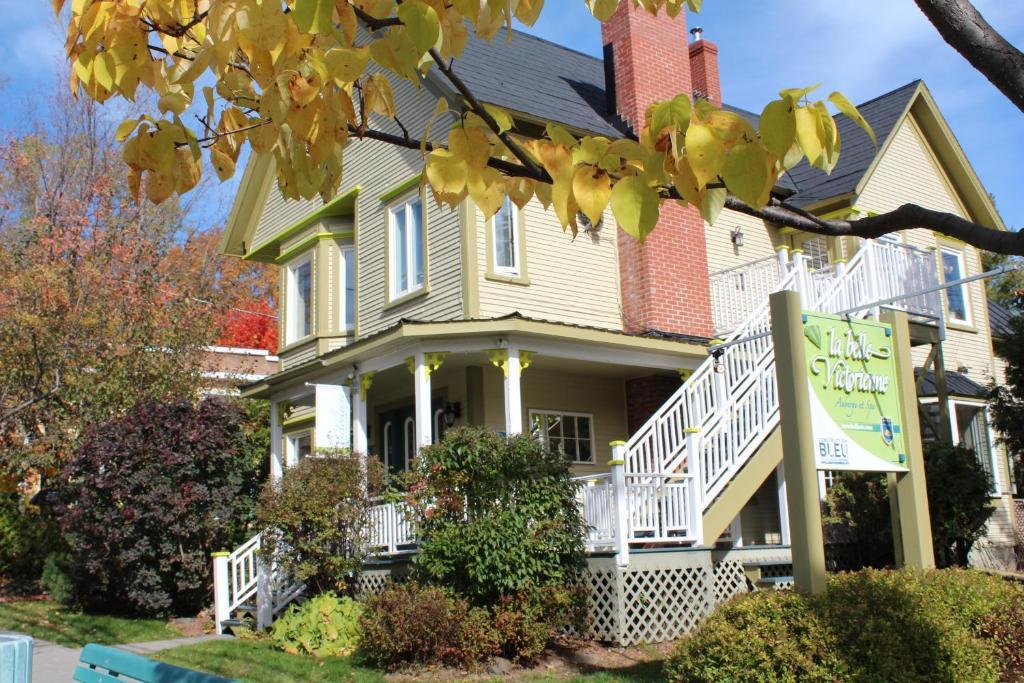 La Belle Victorienne Hotel Magog Bagian luar foto