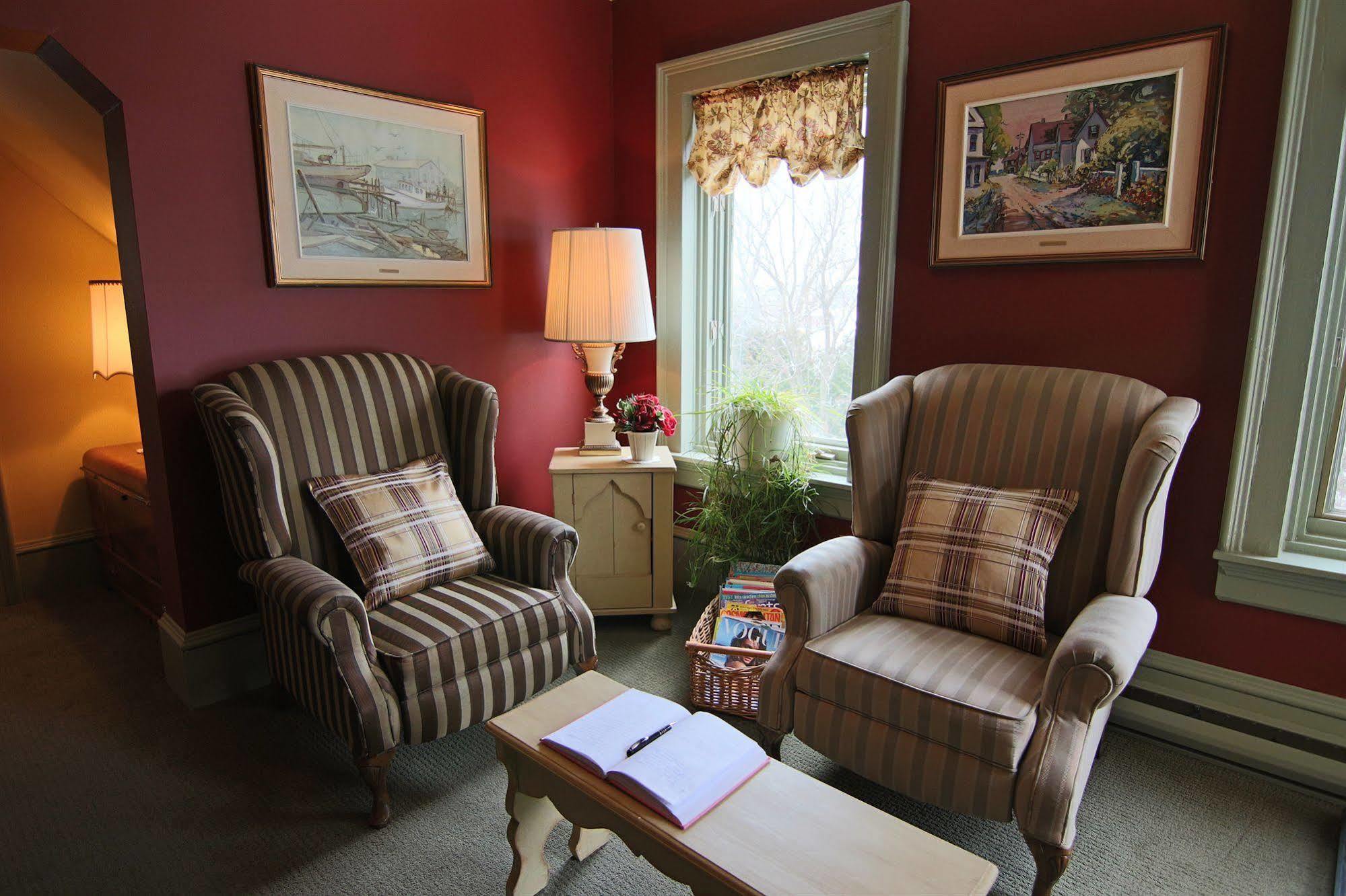 La Belle Victorienne Hotel Magog Bagian luar foto