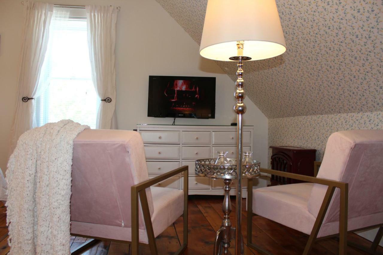 La Belle Victorienne Hotel Magog Bagian luar foto